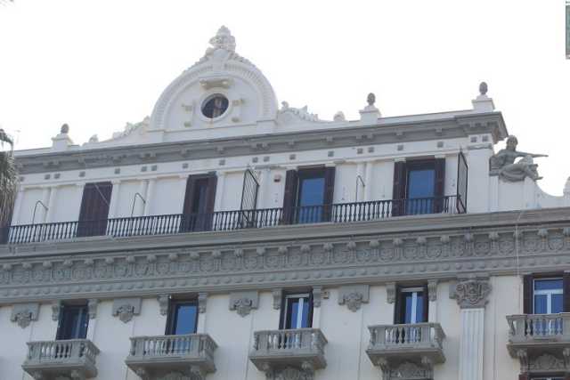 Bari, rimosso il quadrante dello storico orologio di Palazzo Colonna: �Era pericolante�